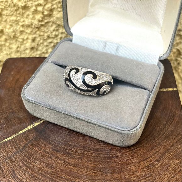 Vintage Crystal Rhinestone Dome Ring Sterling Silver Band Size 8 Sparkly Jewelry - Picture 3 of 10